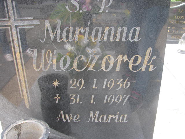 Grób MARIANNA WIECZOREK